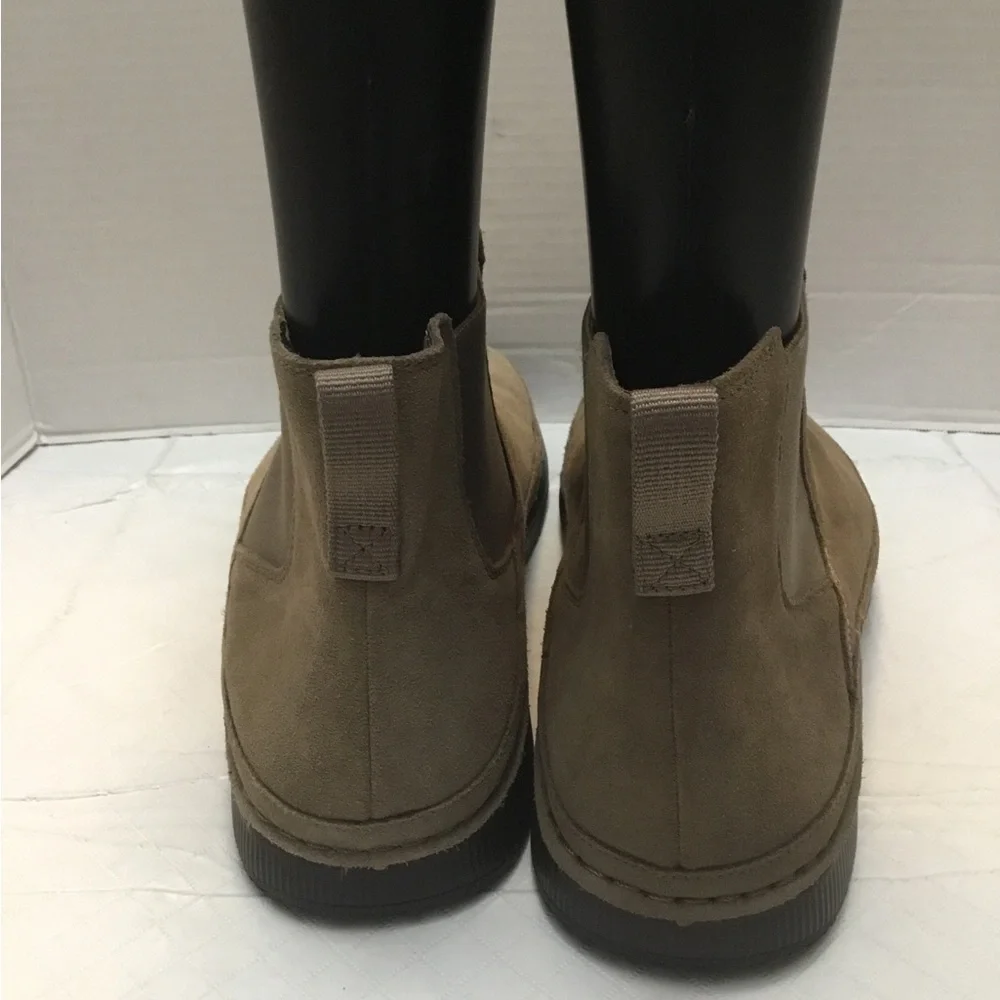 Chaco Men's Suede Chukka Boots in Tan